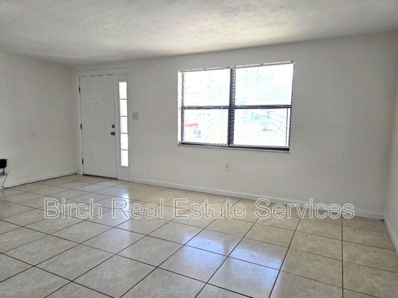 1247 Chelsea Ln - Photo 4 of 13