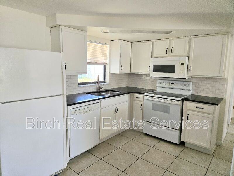 1247 Chelsea Ln - Photo 5 of 13