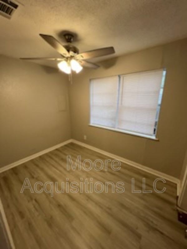 610 W Owing St - Photo 5 of 9