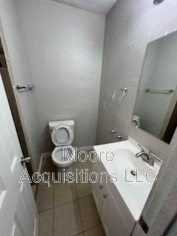 610 W Owing St - Photo 7 of 9