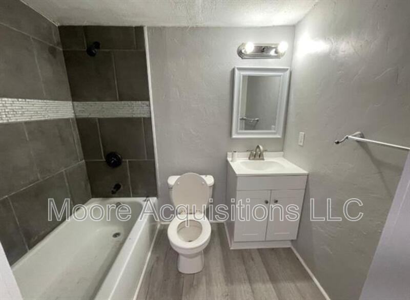 931 W Texas St - Photo 6 of 9