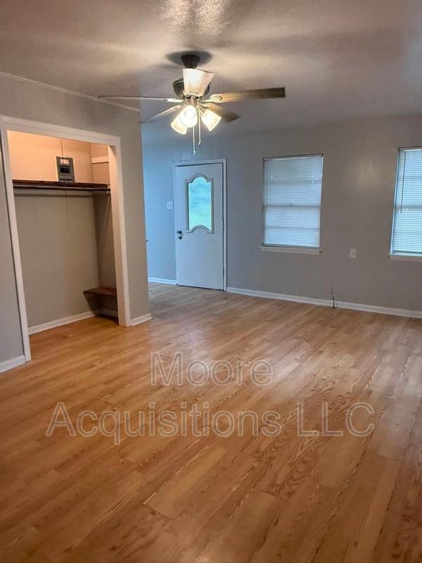 415 W Rainey St #B - Photo 4 of 10