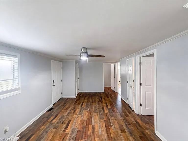 303 Woodbury Street - Photo 2 of 14