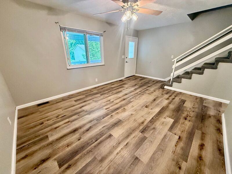 12 Holloway Dr #12B - Photo 4 of 15