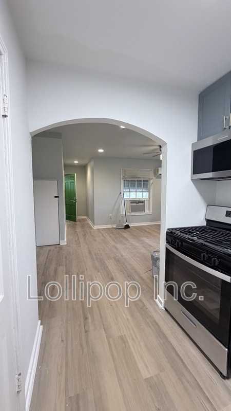 3821 Woodleigh St #1 - Photo 4 of 19