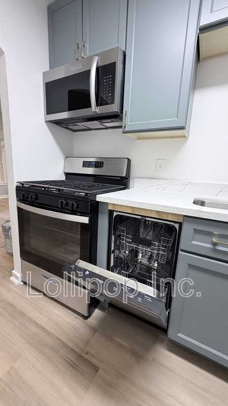 3821 Woodleigh St #1 - Photo 7 of 19