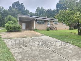 featured image of 924 Cherry Rd