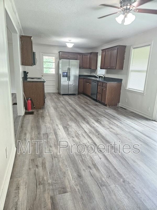 924 Cherry Rd - Photo 3 of 15