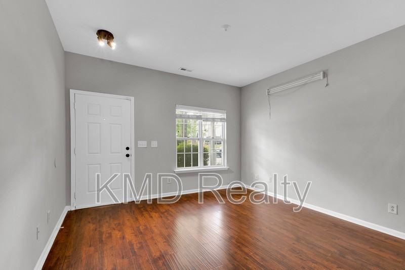 11054 Dixie Hills Dr - Photo 7 of 23