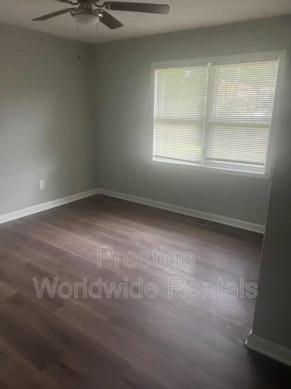 304 November Ln - Photo 2 of 6