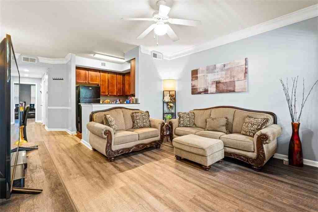 1752 Pryor Rd Sw ##309 - Photo 4 of 19