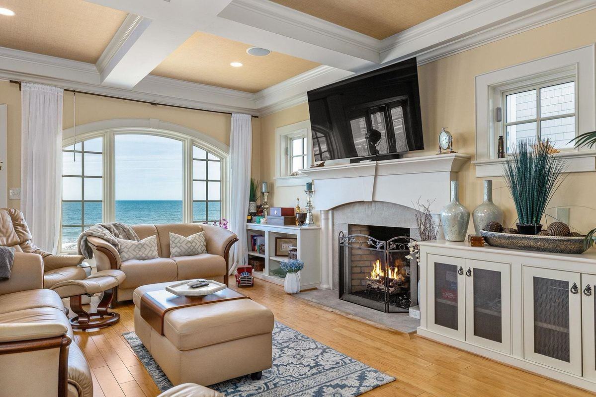 1138 Ocean Blvd - Photo 3 of 50
