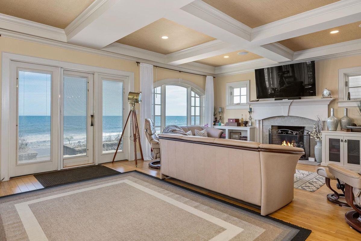 1138 Ocean Blvd - Photo 5 of 50