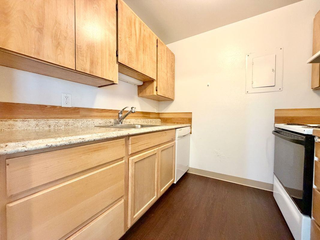 10525 Midvale Ave N ##301 - Photo 7 of 12