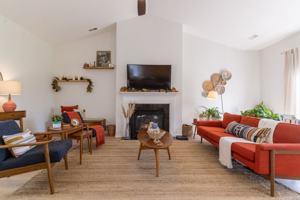 featured image of 1939 Pinecroft Dr
