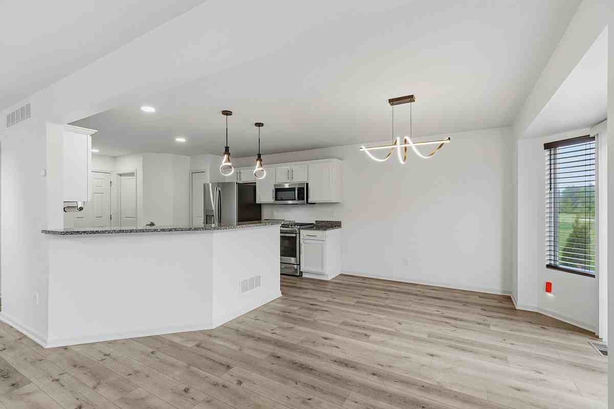 6650 Chandler Dr - Photo 5 of 23