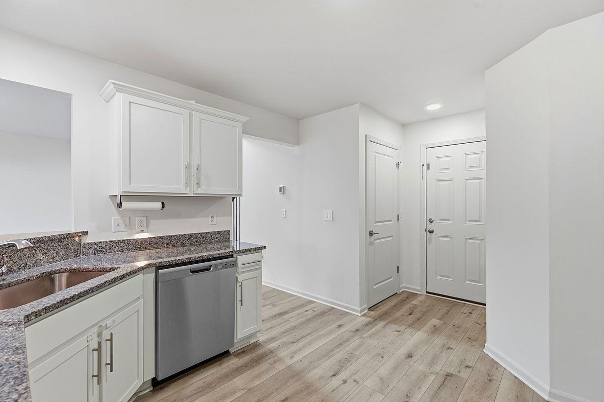 6650 Chandler Dr - Photo 6 of 23