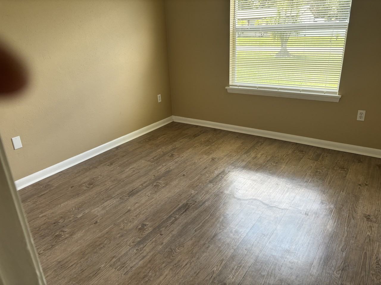 1319 West Knollwood Street - Photo 5 of 7