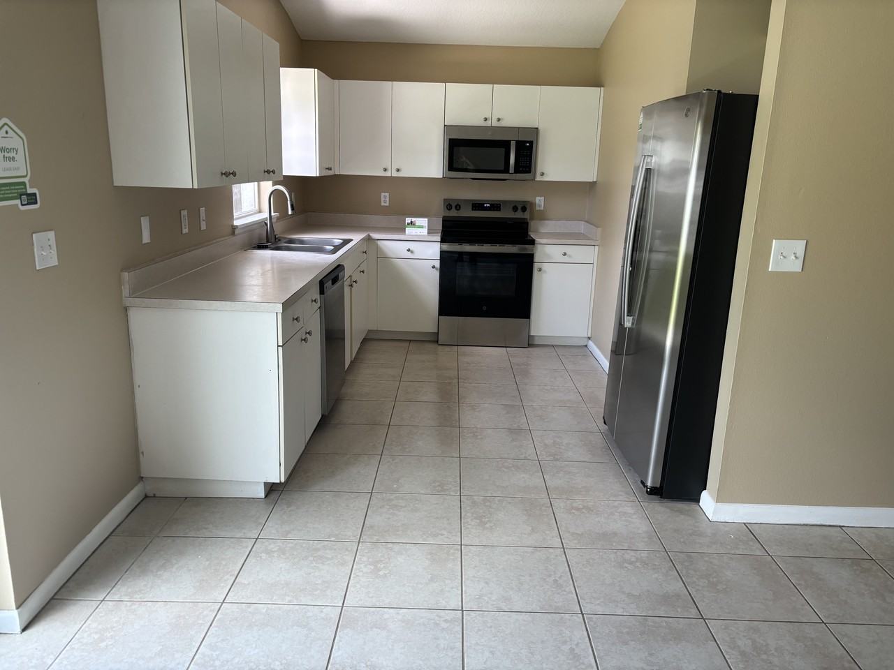 1319 West Knollwood Street - Photo 6 of 7