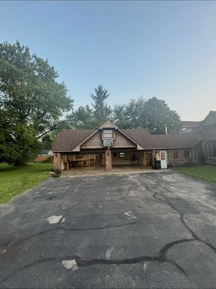 311 W Jefferson St - Photo 2 of 22