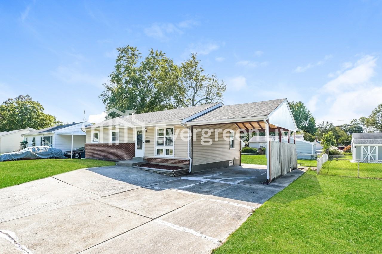 1140 Mullanphy Rd - Photo 2 of 15
