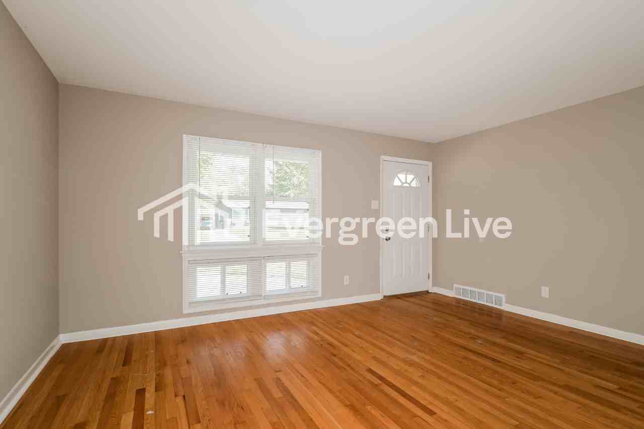 1140 Mullanphy Rd - Photo 3 of 15