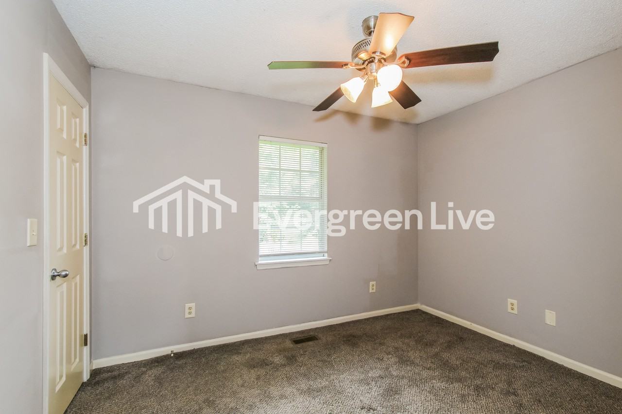 161 Buckingham Cir - Photo 7 of 15
