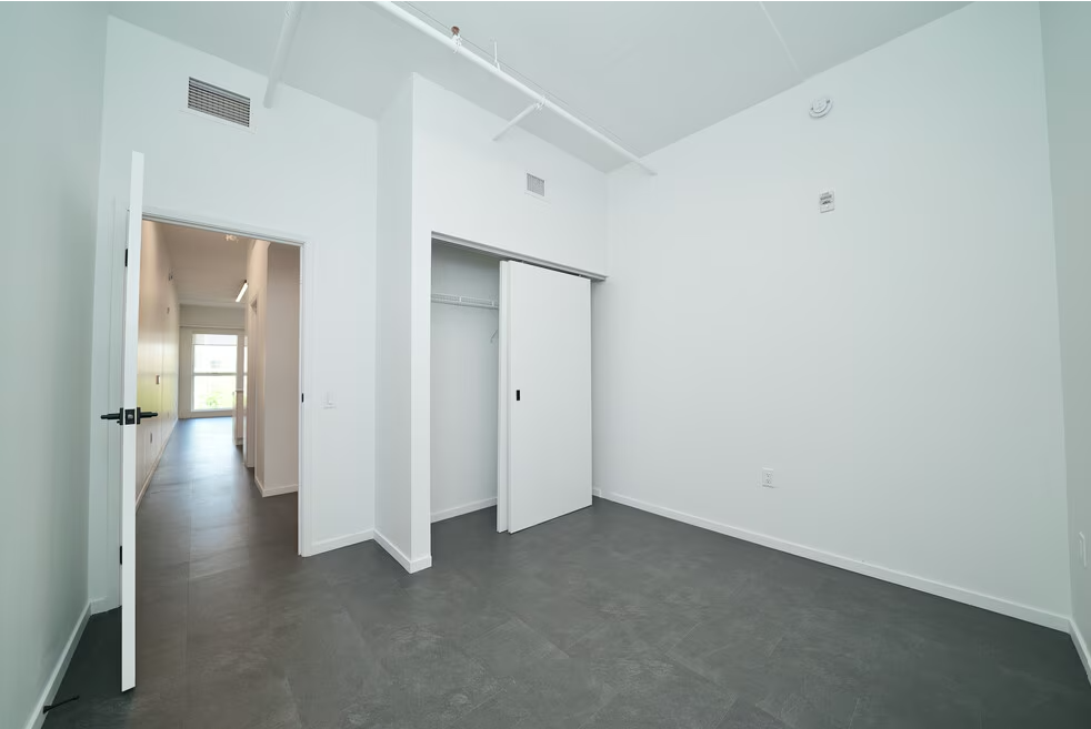127 Bannatyne Avenue #1010 - Photo 7 of 10