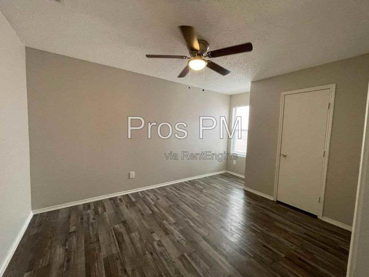 5013 Waterford Dr - Photo 4 of 10