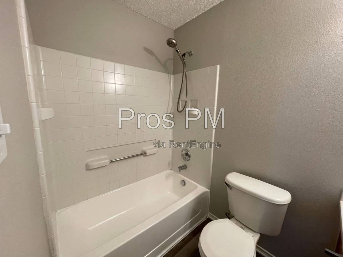 5013 Waterford Dr - Photo 7 of 10