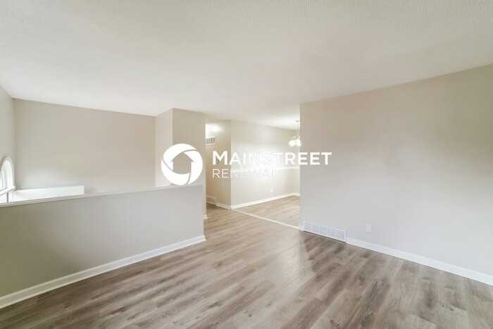 201 Mcclellan Dr - Photo 5 of 17