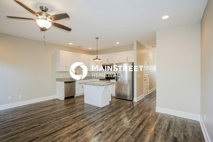 112 Hartsville Ct - Photo 3 of 17