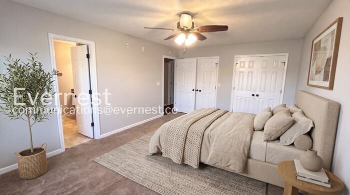 251 Cobblestone Ln - Photo 3 of 38