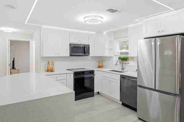 6338 Aberdeen Ave - Photo 7 of 27