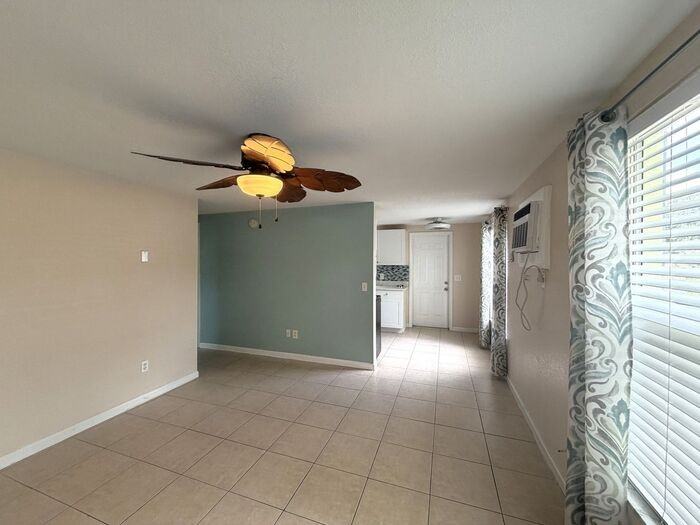 634 Dogwood Ct - Photo 3 of 10