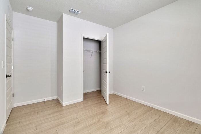 1434 Garabaldi Cir Se - Photo 2 of 15