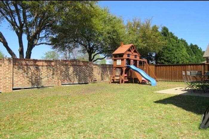 2902 Cedar Wood Dr - Photo 3 of 14