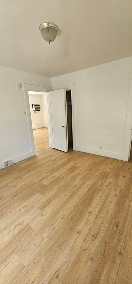 209 15th St - Photo 4 of 17