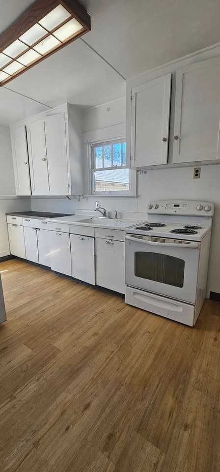 209 15th St - Photo 5 of 17