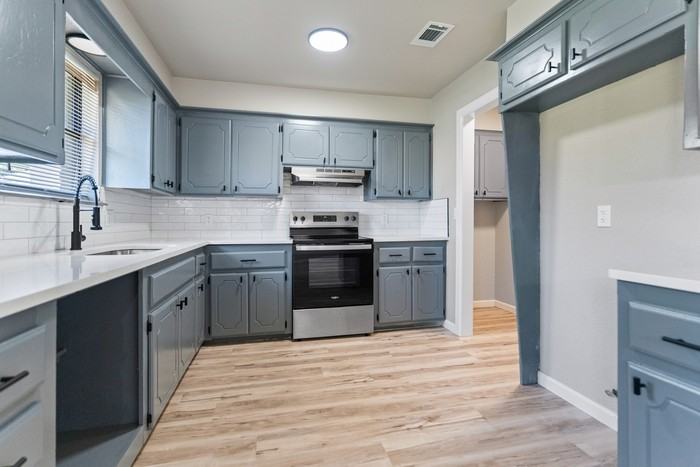 1101 S Bouziden Dr - Photo 5 of 14