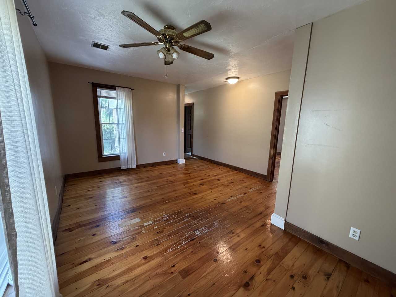 9 Castle St #B - Photo 3 of 27