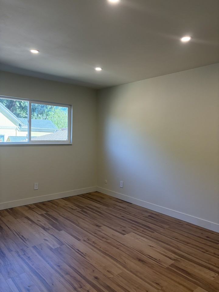1504 Bay St #7 - Photo 5 of 11