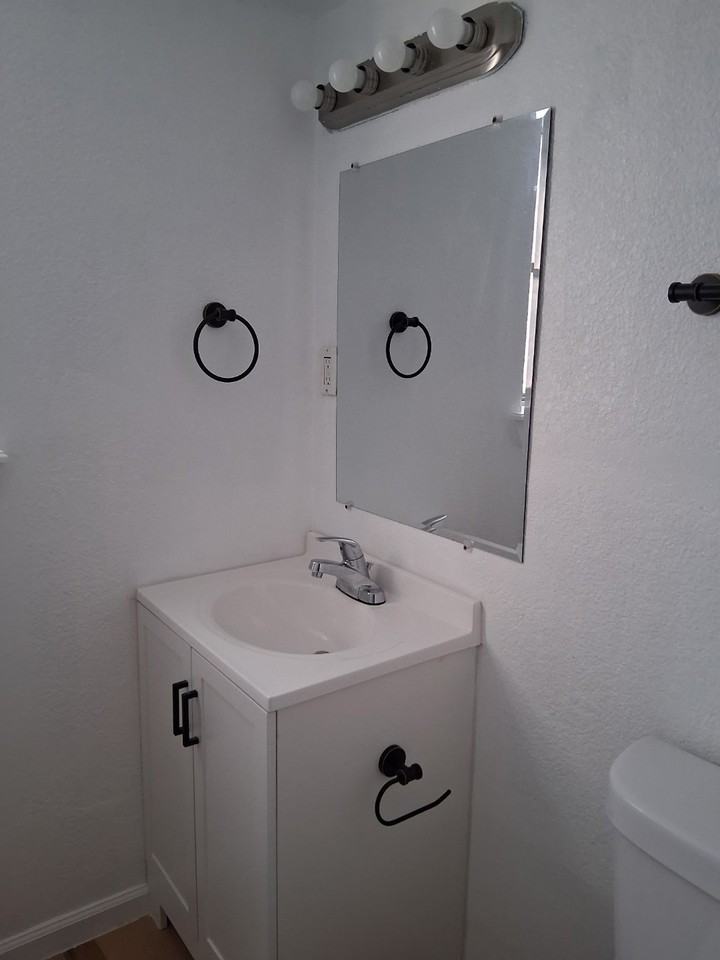 1202 S 4th St #1 - Photo 6 of 12