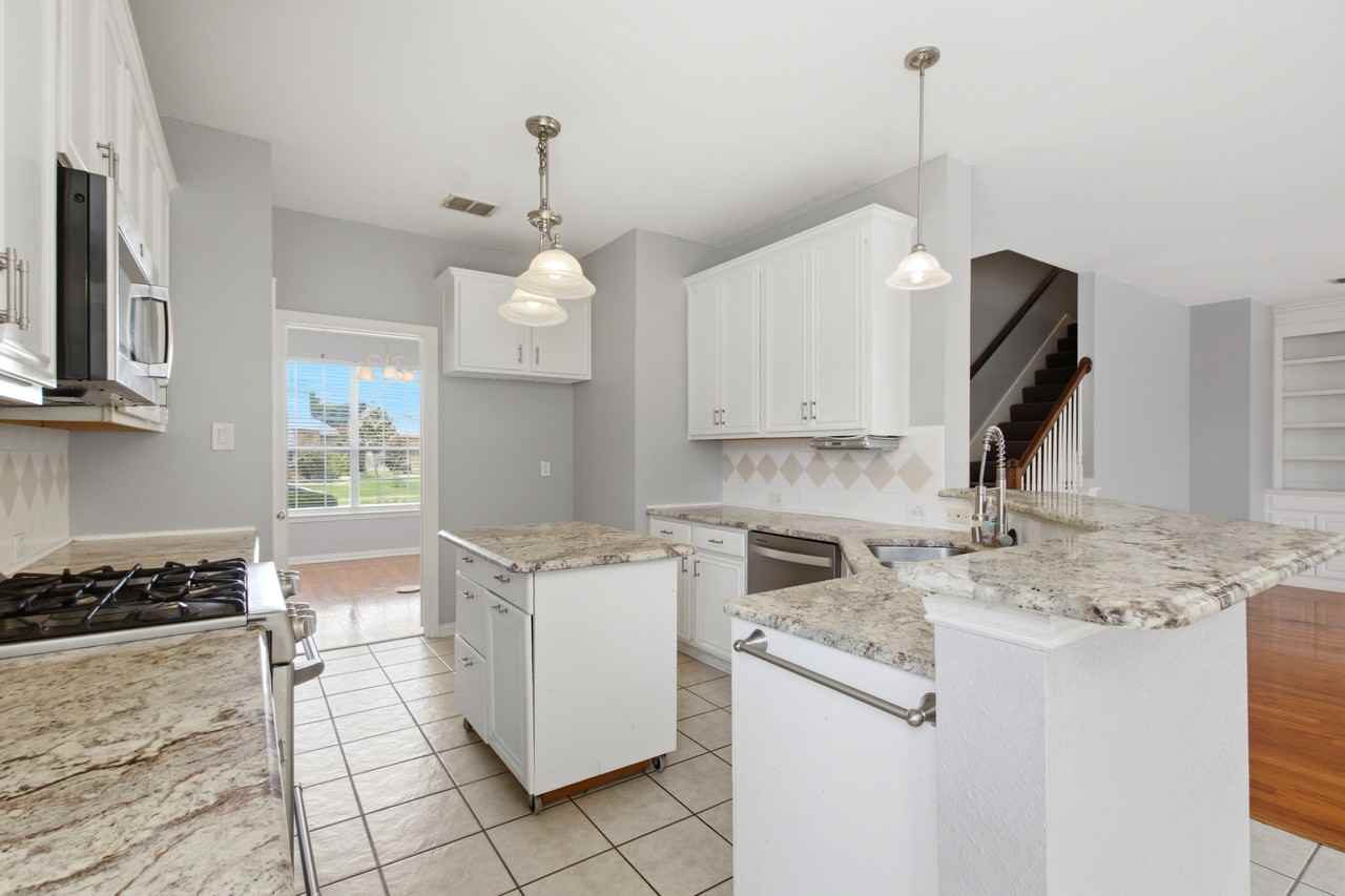 7852 Rainbow Falls Dr #NA - Photo 7 of 37