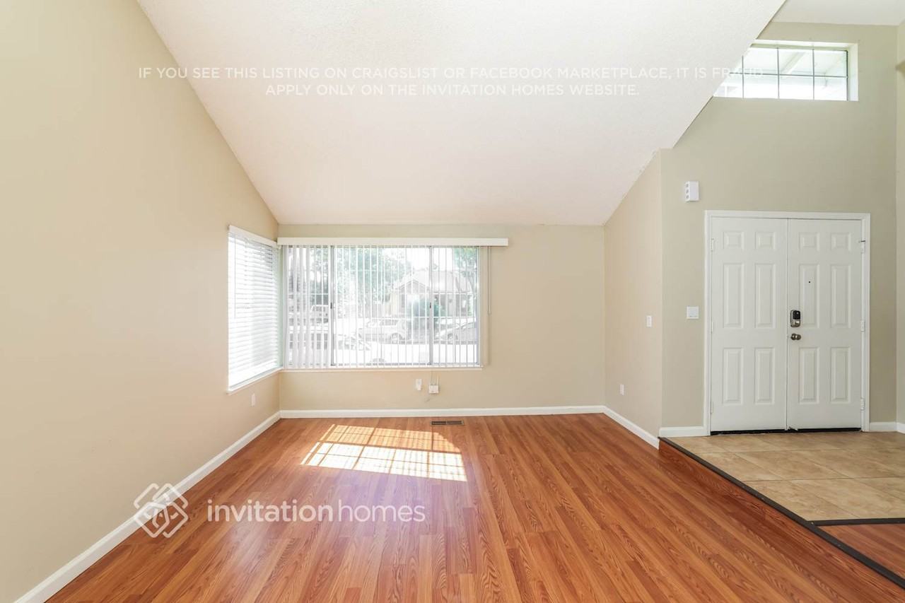 4886 Birkdale Cir - Photo 4 of 18