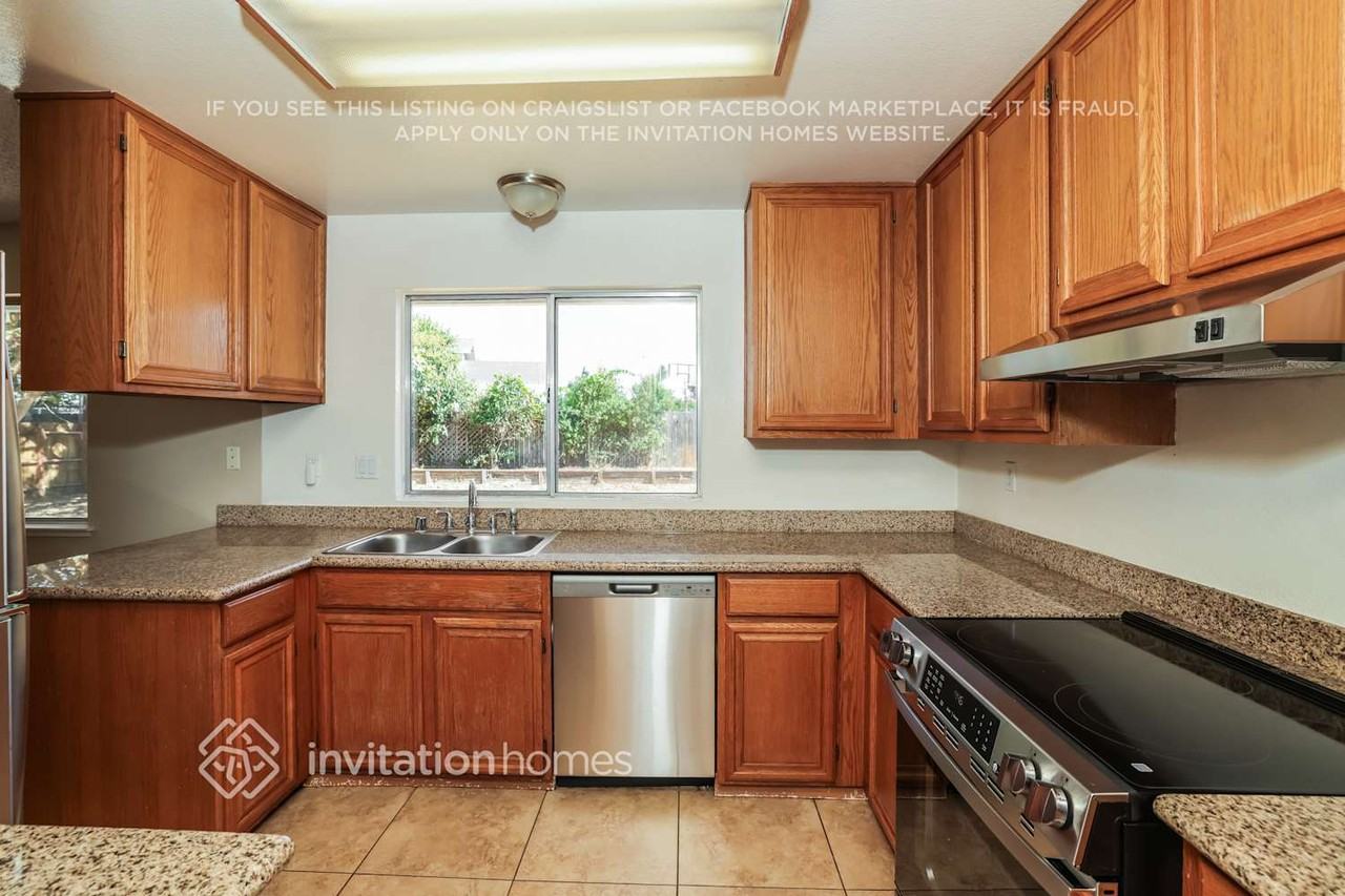 4886 Birkdale Cir - Photo 6 of 18