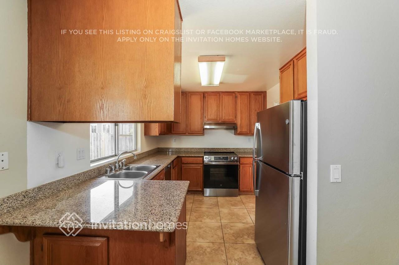 4886 Birkdale Cir - Photo 7 of 18