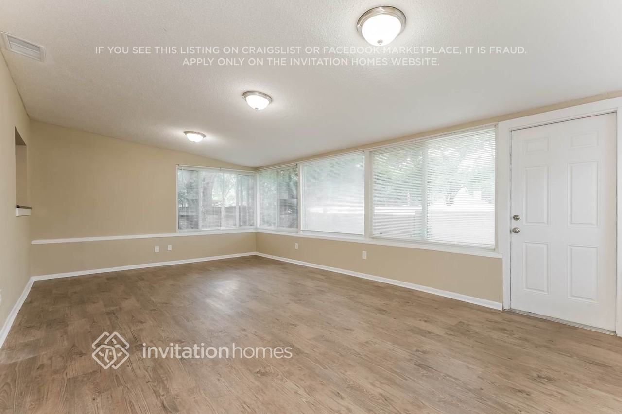14008 Capitol Dr - Photo 6 of 17