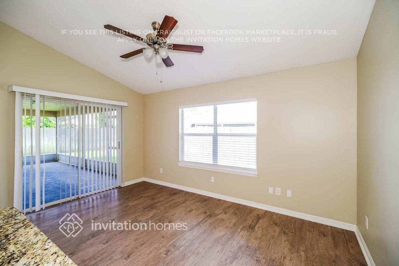 1798 Crane Creek Blvd - Photo 3 of 17
