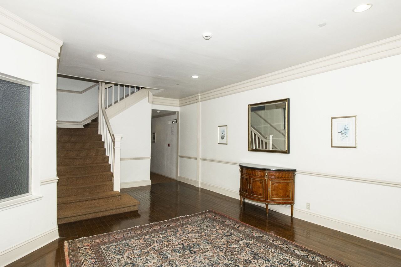 977 Pine - Photo 3 of 19